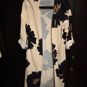 Floral Print Duster Coat in Cream, Navy & Gold